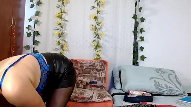 cattaleya1476 online show from 02/03/25, 06:49