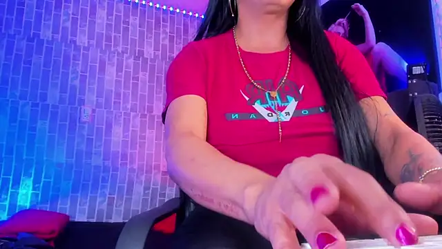 Snapshot of PARADISE_S7S chatting on 01/18/25, 02:03 PARADISE S7S online show from 01/18/25, 02:03