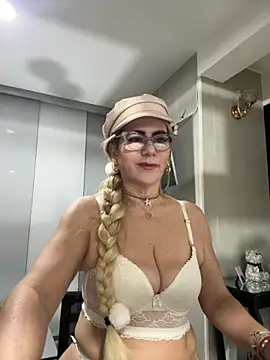 LARIANA RIVERA23 online show from 11/05/25, 05:07