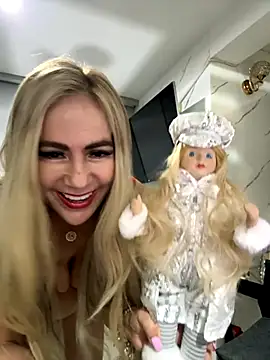 LARIANA RIVERA23 online show from 12/04/25, 05:06