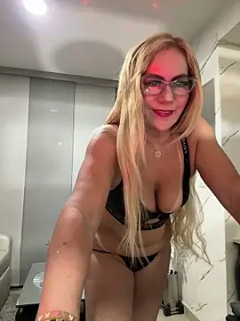 LARIANA RIVERA23 online show from 03/18/26, 05:10