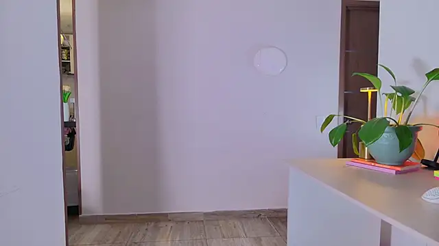 Miarouss3 online show from 03/19/25, 12:01