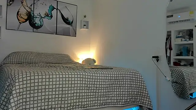 Snapshot of wendy_alejo1712 chatting on 12/21/24, 01:15 wendy alejo1712 online show from 12/21/24, 01:15