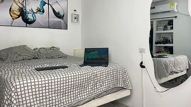 Snapshot of wendy_alejo1712 chatting on 11/08/25, 10:30 wendy alejo1712 online show from 11/08/25, 10:30