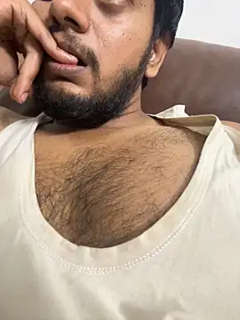 Snapshot of indianhotche chatting on 10/31/25, 08:43 indianhotche online show from 10/31/25, 08:43