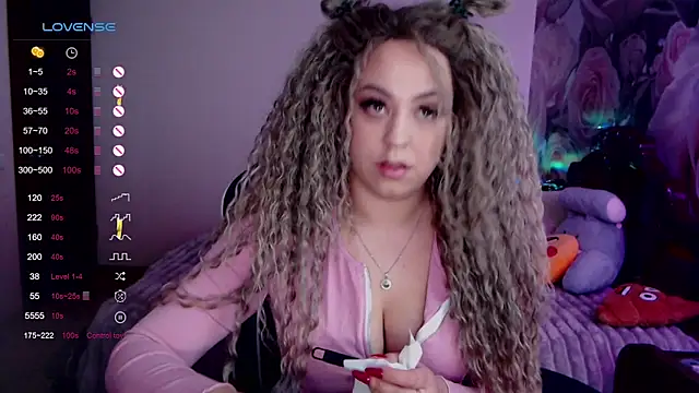  Just a queen 3 online show from 01/29/25, 06:07