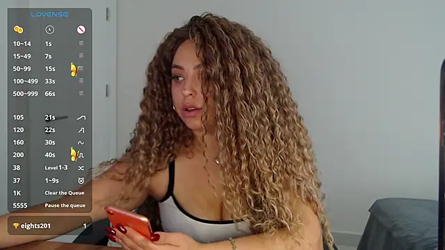 Snapshot of _Just_a_queen_3 chatting on 02/22/26, 11:31 Just a queen 3 online show from 02/22/26, 11:31