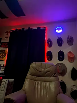 GersonGil1 online show from 10/28/25, 03:10