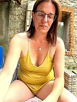 SpiceLea online show from 04/11/26, 01:15