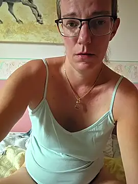SpiceLea online show from 07/16/26, 02:01