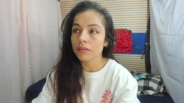 Snapshot of rosse_2504 chatting on 06/17/26, 12:29 rosse 2504 online show from 06/17/26, 12:29