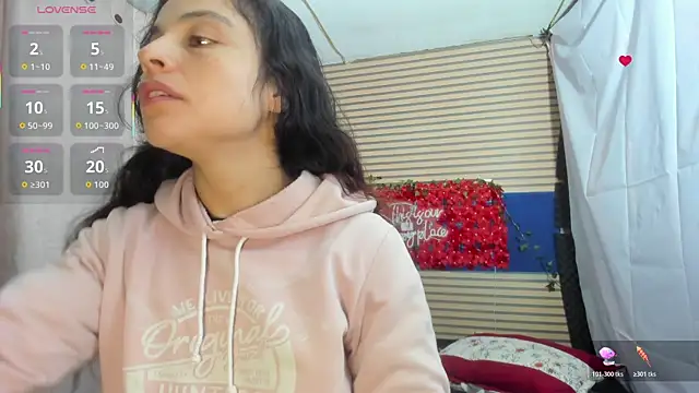 Snapshot of rosse_2504 chatting on 07/06/26, 12:46 rosse 2504 online show from 07/06/26, 12:46