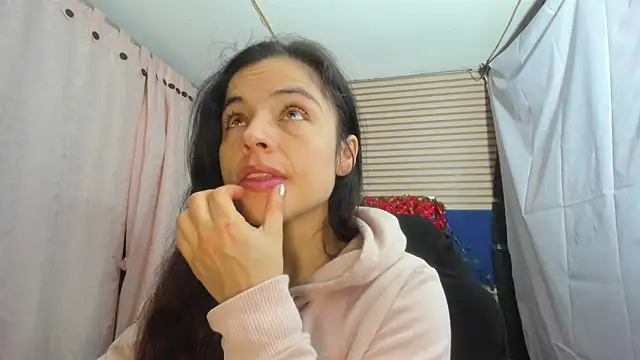 Snapshot of rosse_2504 chatting on 07/08/26, 12:42 rosse 2504 online show from 07/08/26, 12:42