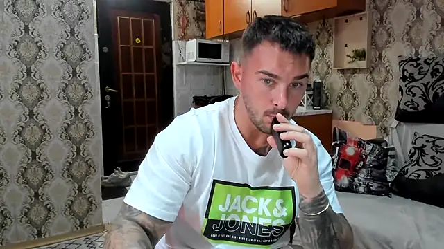 Jonmusclemaster online show from 10/17/25, 07:38