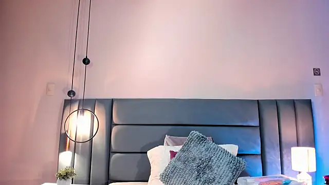 AlissaNix online show from 10/07/25, 11:46