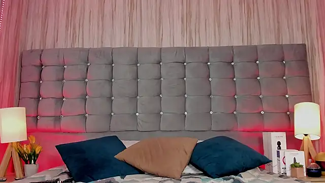 Poacahontasfg online show from 09/19/25, 04:03