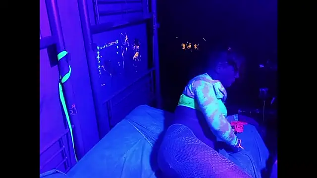 CommWhore online show from 12/12/24, 11:18