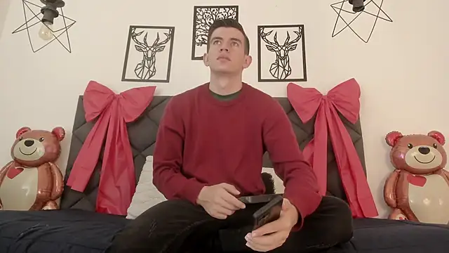 Snapshot of MikaelSlow chatting on 02/13/25, 04:32 MikaelSlow online show from 02/13/25, 04:32