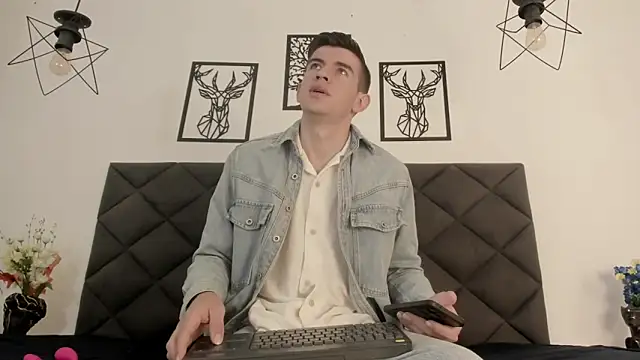 Snapshot of MikaelSlow chatting on 02/22/25, 04:07 MikaelSlow online show from 02/22/25, 04:07