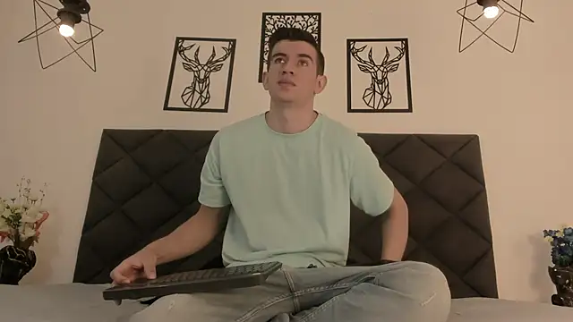 Snapshot of MikaelSlow chatting on 02/23/25, 09:26 MikaelSlow online show from 02/23/25, 09:26