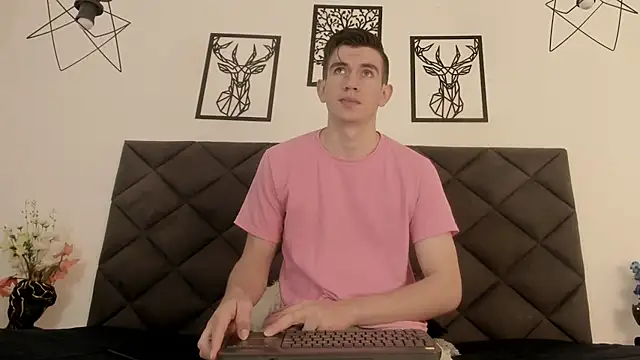 Snapshot of MikaelSlow chatting on 03/13/25, 05:22 MikaelSlow online show from 03/13/25, 05:22