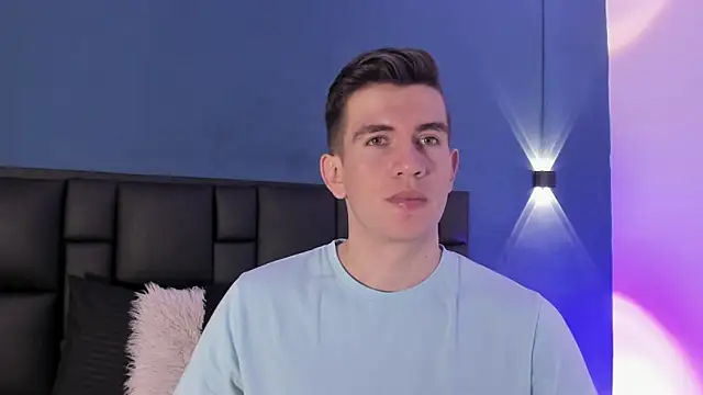 Snapshot of MikaelSlow chatting on 09/24/25, 04:05 MikaelSlow online show from 09/24/25, 04:05