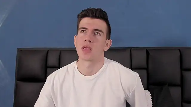 Snapshot of MikaelSlow chatting on 09/28/25, 10:48 MikaelSlow online show from 09/28/25, 10:48