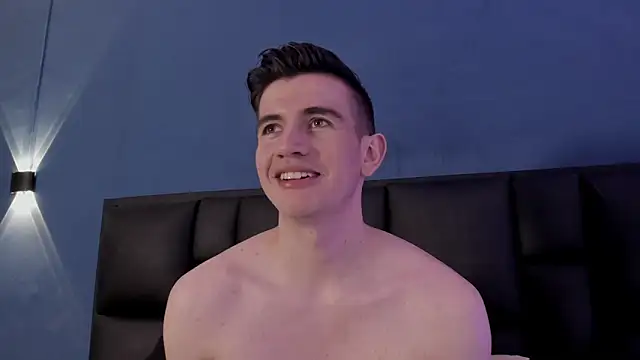 Snapshot of MikaelSlow chatting on 10/18/25, 04:15 MikaelSlow online show from 10/18/25, 04:15