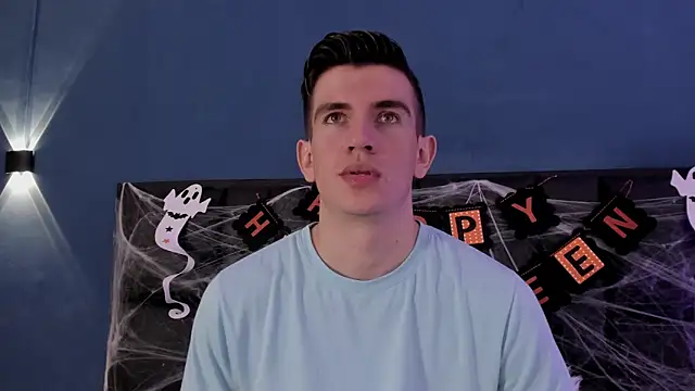 Snapshot of MikaelSlow chatting on 10/26/25, 03:56 MikaelSlow online show from 10/26/25, 03:56