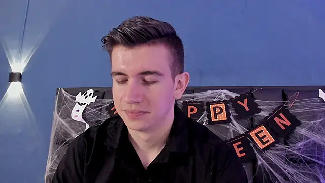 Snapshot of MikaelSlow chatting on 11/01/25, 04:25 MikaelSlow online show from 11/01/25, 04:25