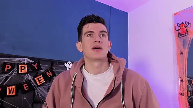 Snapshot of MikaelSlow chatting on 11/02/25, 04:15 MikaelSlow online show from 11/02/25, 04:15