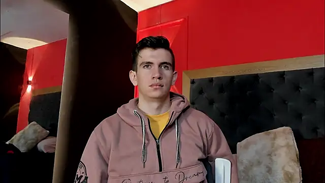 Snapshot of MikaelSlow chatting on 11/03/25, 08:32 MikaelSlow online show from 11/03/25, 08:32