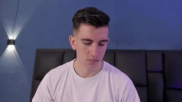 Snapshot of MikaelSlow chatting on 11/06/25, 03:51 MikaelSlow online show from 11/06/25, 03:51