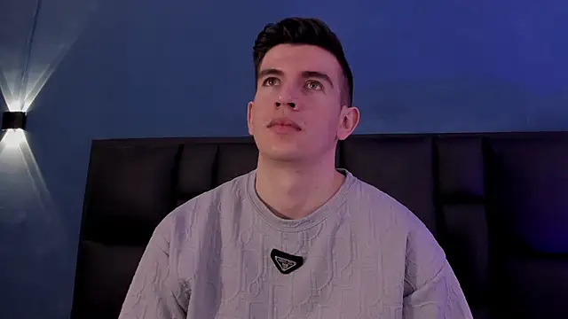 Snapshot of MikaelSlow chatting on 11/22/25, 04:00 MikaelSlow online show from 11/22/25, 04:00