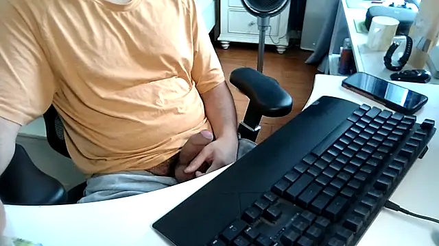 big-pig online show from 06/30/26, 04:35