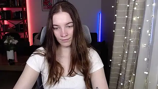 Snapshot of kenzie_x chatting on 02/15/26, 07:51 kenzie x online show from 02/15/26, 07:51