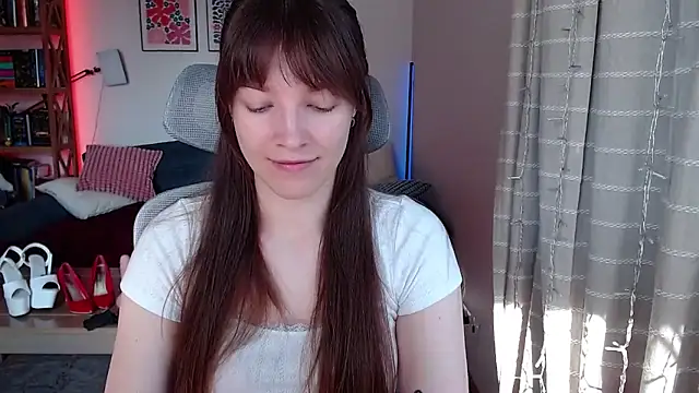 Snapshot of kenzie_x chatting on 03/18/26, 07:22 kenzie x online show from 03/18/26, 07:22