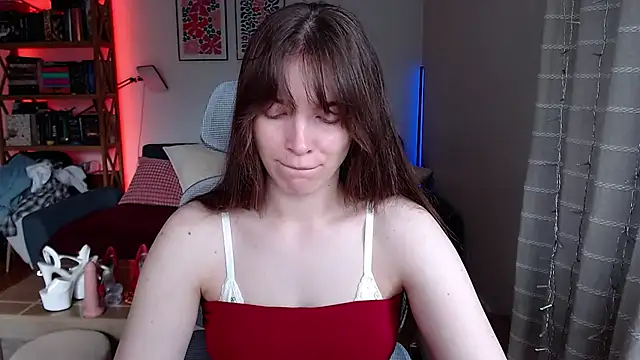 Snapshot of kenzie_x chatting on 05/05/26, 06:21 kenzie x online show from 05/05/26, 06:21