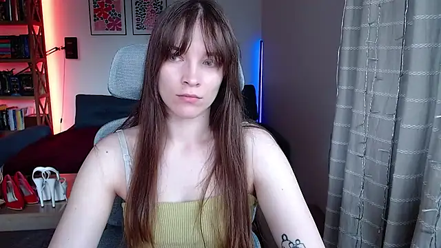 Snapshot of kenzie_x chatting on 05/14/26, 06:20 kenzie x online show from 05/14/26, 06:20