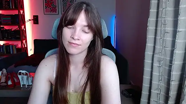 Snapshot of kenzie_x chatting on 05/15/26, 06:31 kenzie x online show from 05/15/26, 06:31
