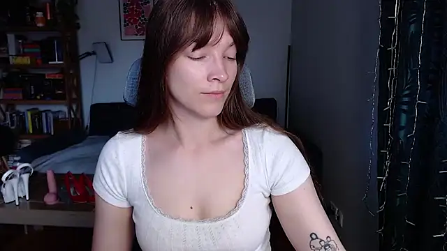Snapshot of kenzie_x chatting on 07/08/26, 04:17 kenzie x online show from 07/08/26, 04:17