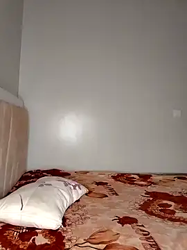 SquirtQueen222 online show from 01/01/25, 12:00