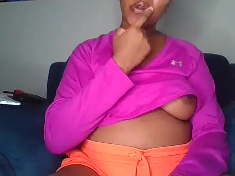 SquirtQueen222 online show from 04/02/26, 03:26