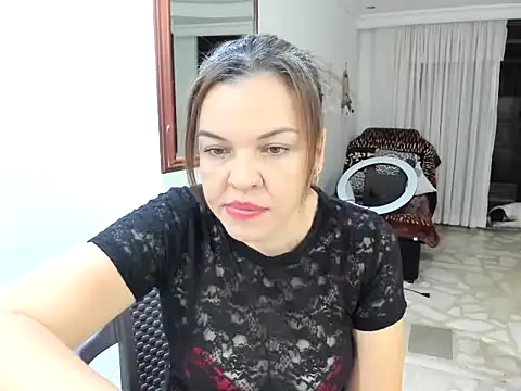 Snapshot of MarilynDavies chatting on 09/26/25, 11:31 MarilynDavies online show from 09/26/25, 11:31