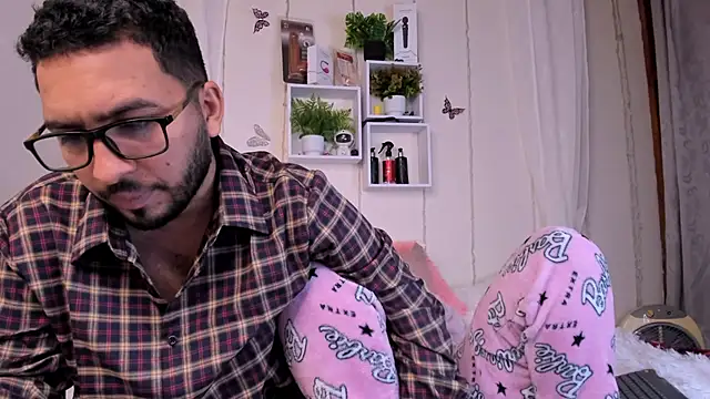 Snapshot of Idara_and_Edahi01 chatting on 03/22/25, 08:04 Idara and Edahi01 online show from 03/22/25, 08:04