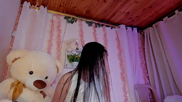 Snapshot of Idara_and_Edahi01 chatting on 09/19/25, 03:45 Idara and Edahi01 online show from 09/19/25, 03:45