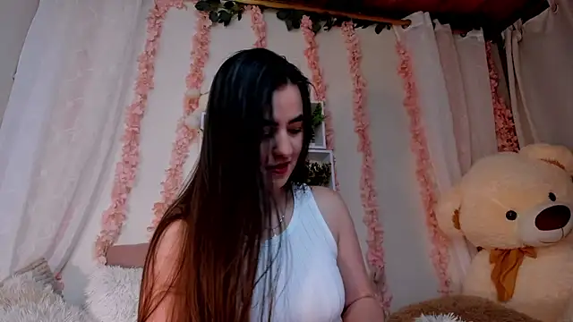 Snapshot of Idara_and_Edahi01 chatting on 11/04/25, 04:00 Idara and Edahi01 online show from 11/04/25, 04:00