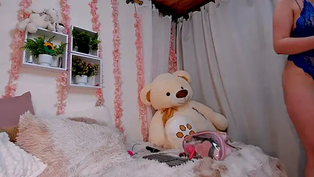 Snapshot of Idara_and_Edahi01 chatting on 11/06/25, 03:13 Idara and Edahi01 online show from 11/06/25, 03:13