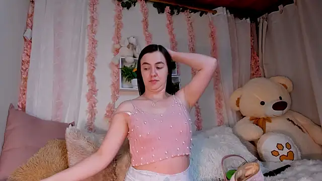 Snapshot of Idara_and_Edahi01 chatting on 11/07/25, 08:31 Idara and Edahi01 online show from 11/07/25, 08:31