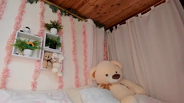 Idara and Edahi01 online show from 01/10/26, 12:12